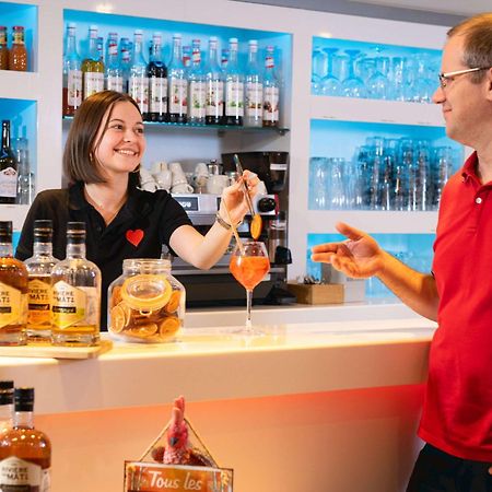 Ibis Lyon Est Chaponnay Hotel Bagian luar foto
