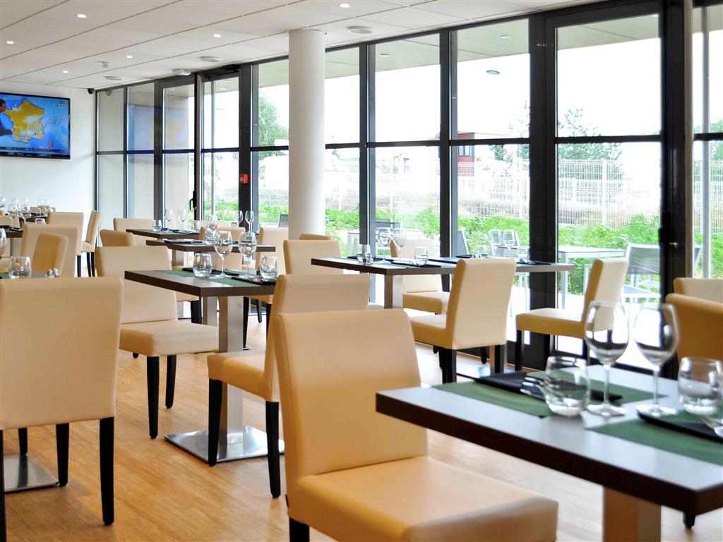 Ibis Lyon Est Chaponnay Hotel Bagian luar foto