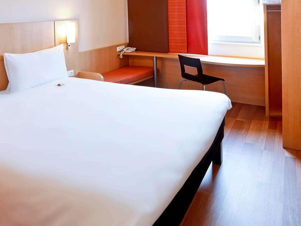 Ibis Lyon Est Chaponnay Hotel Ruang foto